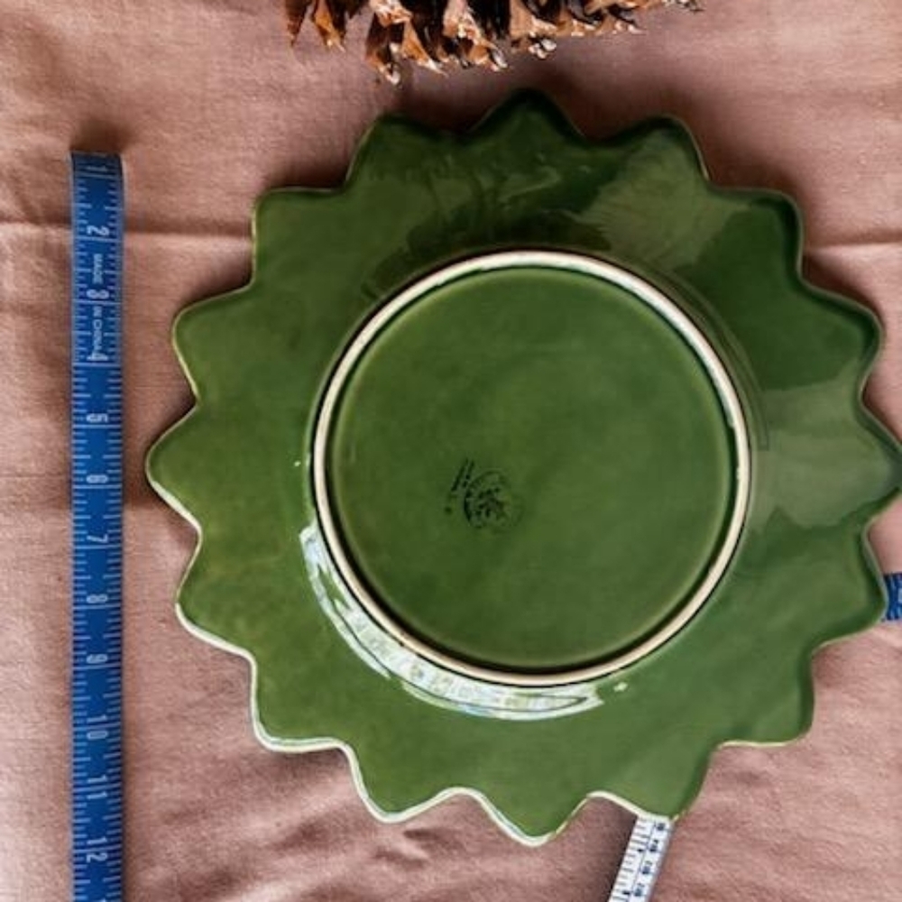 BORDALLO PINHEIRO LEAF CHARGER PLATE - Picture 2 of 3